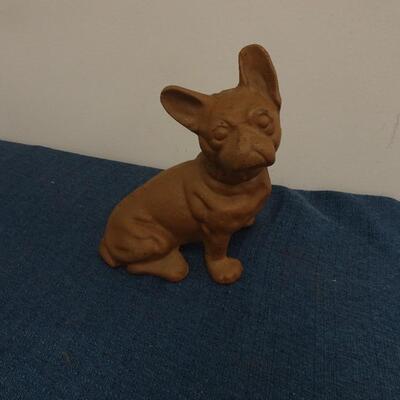 LOT 257. METAL DOG FIGURINE