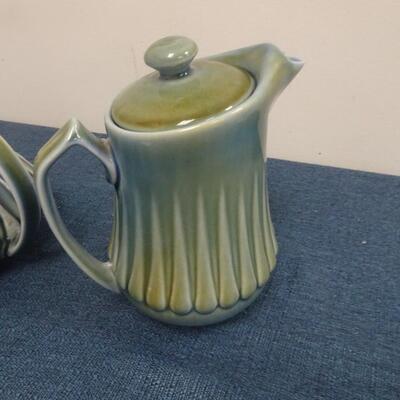 LOT 259. IRISH PORCELAIN