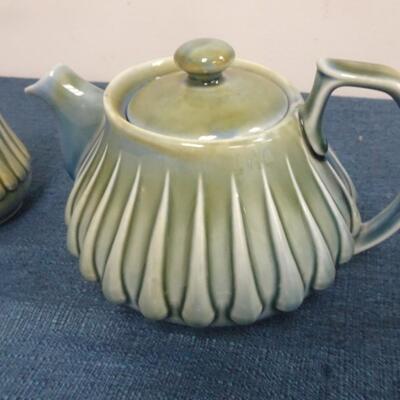 LOT 259. IRISH PORCELAIN