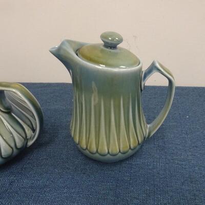 LOT 259. IRISH PORCELAIN