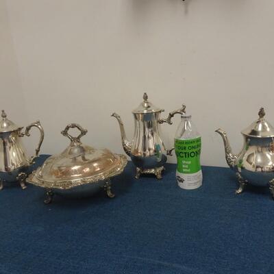 LOT 261. COLLECTION OF SILVER PLATE ITEMS