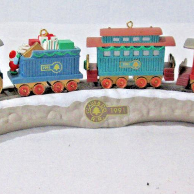 MS 5 piece Hallmark Christmas Ornament Train Set 1991 For Tree or Display