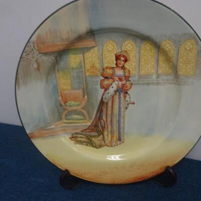 LOT 265.  DECORATIVE PLATES AND GLASSES