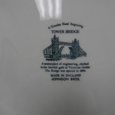 LOT 265.  DECORATIVE PLATES AND GLASSES