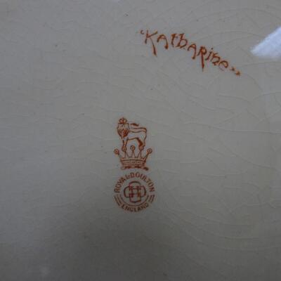 LOT 265.  DECORATIVE PLATES AND GLASSES