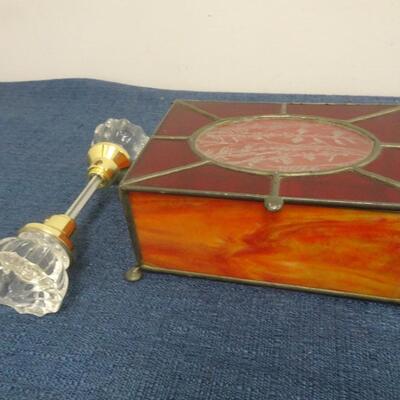 LOT 266. GLASS DOOR KNOB A STAINED GLASS BOX