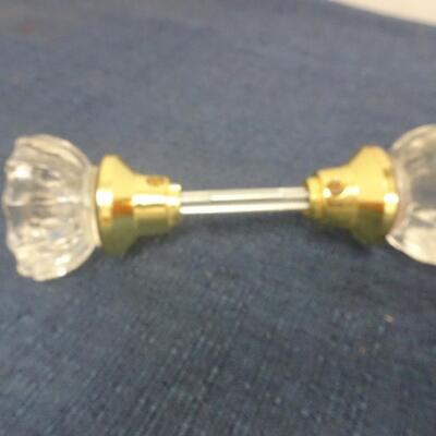 LOT 266. GLASS DOOR KNOB A STAINED GLASS BOX