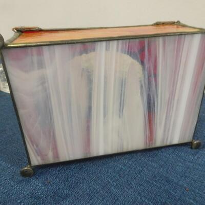 LOT 266. GLASS DOOR KNOB A STAINED GLASS BOX