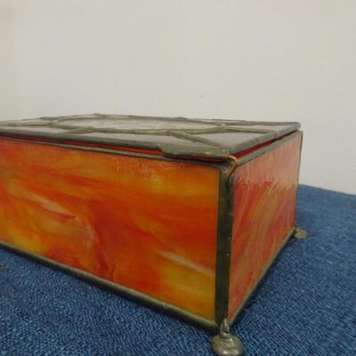 LOT 266. GLASS DOOR KNOB A STAINED GLASS BOX