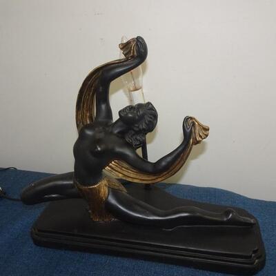 LOT 269. ART DECO STYLE LAMP
