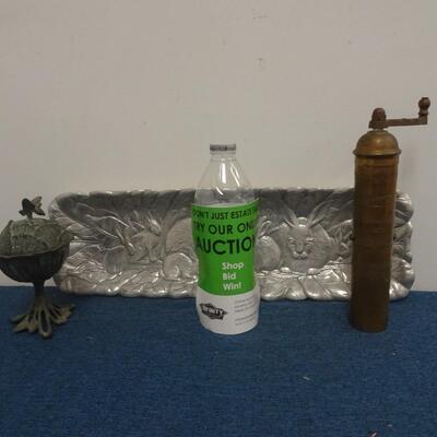 LOT 268. HOME DECOR AND PEPPER GRINDER
