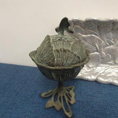 LOT 268. HOME DECOR AND PEPPER GRINDER