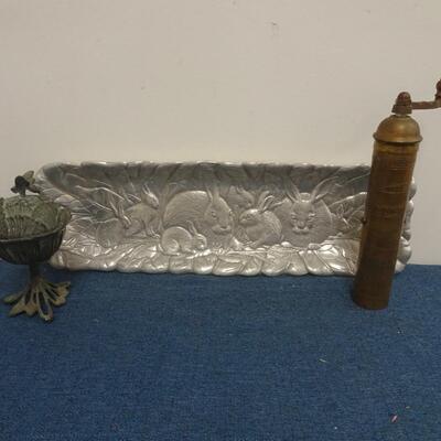 LOT 268. HOME DECOR AND PEPPER GRINDER