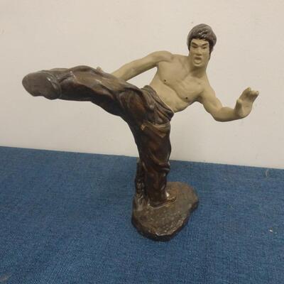 LOT 272. BRUCE LEE FIGURINES