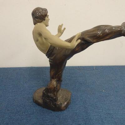 LOT 272. BRUCE LEE FIGURINES