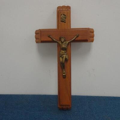 LOT 280.  WOOD CROSS