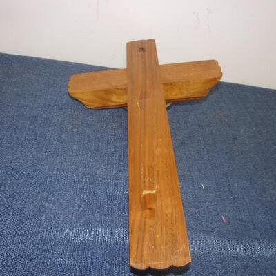 LOT 280.  WOOD CROSS