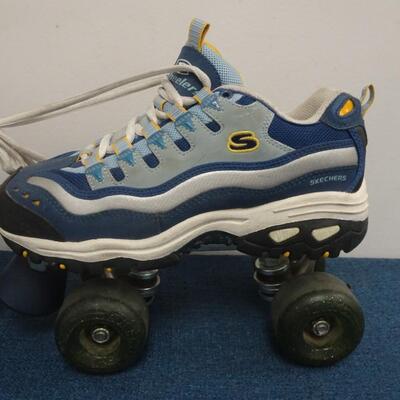 LOT 289. SKECHERS LADIES SIZE 7 ROLLER SKATES