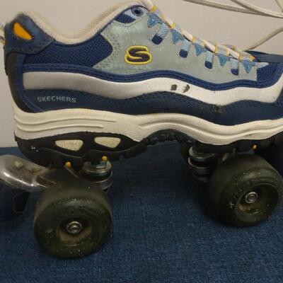 LOT 289. SKECHERS LADIES SIZE 7 ROLLER SKATES