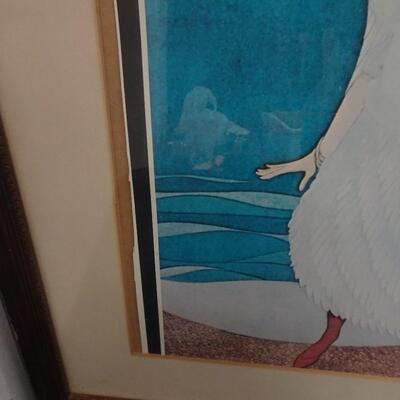 LOT 310.  VOGUE HOME DECOR AND MIRROR