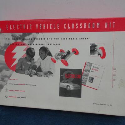 LOT 315. ELECTRIC VEHICLE CLASSROOM KIT