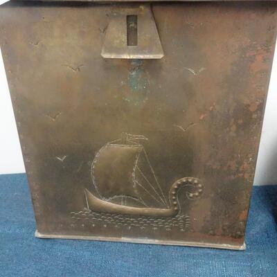 LOT 316. BLACK AND DECKER SANDER AND BRASS MAIL BOX WITH NO CLASP