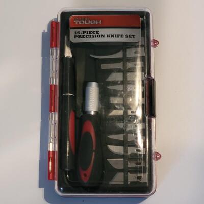 16 piece Precision Knife Kit