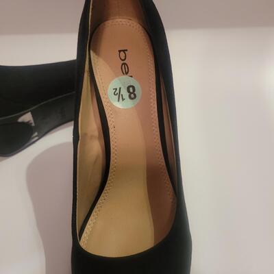 Womans size 8.5 heels
