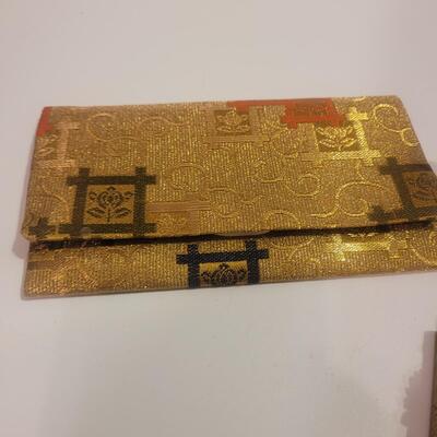 Budda & Dragon figurines & wallet