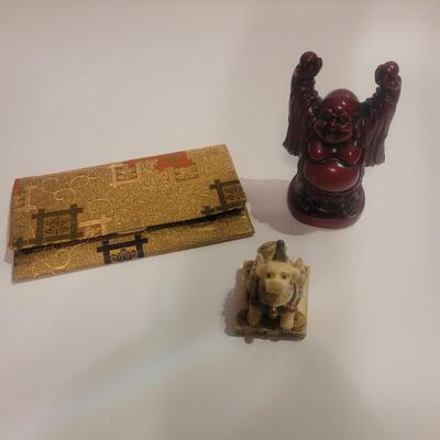 Budda & Dragon figurines & wallet