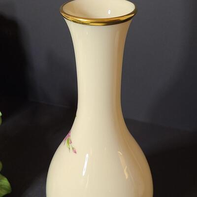 Lot 86: Lenox Vases, Lenox Goldfinch , Trinket Dish Lot