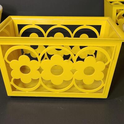 Lot 80: Vintage Pyrex Bowl/Casserole and MCM Yellow Daisy Napkin Holders