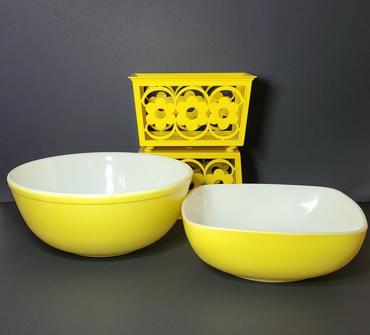 Lot 80: Vintage Pyrex Bowl/Casserole and MCM Yellow Daisy Napkin Holders |  EstateSales.org