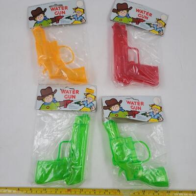 80S SQUIRT GUNS - NEW UNOPENED