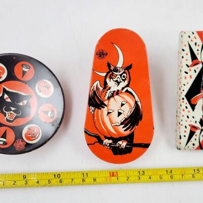 VINTAGE HALLOWEEN METAL CELEBRATION TOY LOT