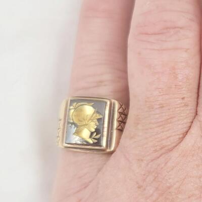 14K GOLD DESIGNED PICTURE RING