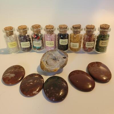 Worry Stones, small crystal jars & Geode lot