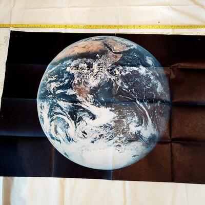 2 INTO SPACE - UNIVERSE NATIONAL GRAPHIC (70S) POSTERS