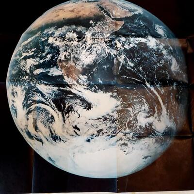2 INTO SPACE - UNIVERSE NATIONAL GRAPHIC (70S) POSTERS