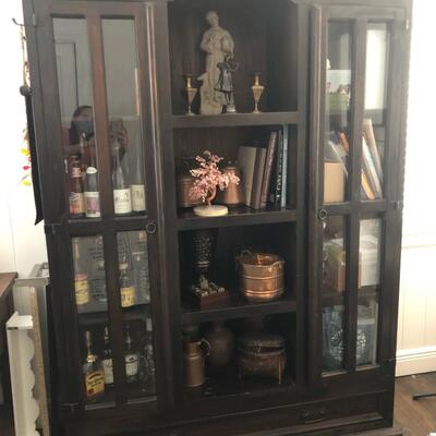 Victoria's Armoire Bookshelf/China Cabinet