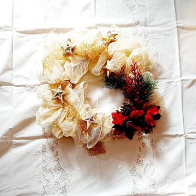 CHRISTMAS  ROLLED WREATH