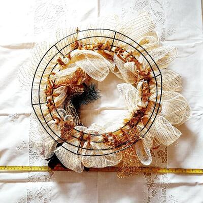 CHRISTMAS  ROLLED WREATH