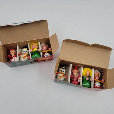 VINTAGE CHRISTMAS WOODEN ORNAMENTS