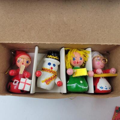 VINTAGE CHRISTMAS WOODEN ORNAMENTS
