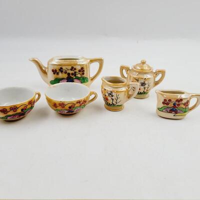 PORCELAIN MADE IN JAPAN MINATURE TEAS SET