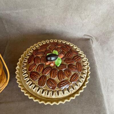 Lot 26A. Longaberger Pie Basket and Pie Plate
