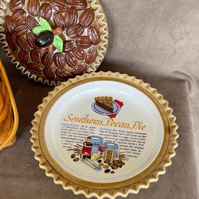 Lot 26A. Longaberger Pie Basket and Pie Plate