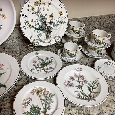 Lot 35. Villeroy & Boch 'Botanica' Porcelain Dinnerware