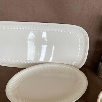 Lot 40. White Kitchen Lot