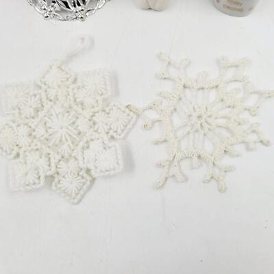 BELLS & SNOWFLAKE CHRISTMAS DECOR BUNDLE